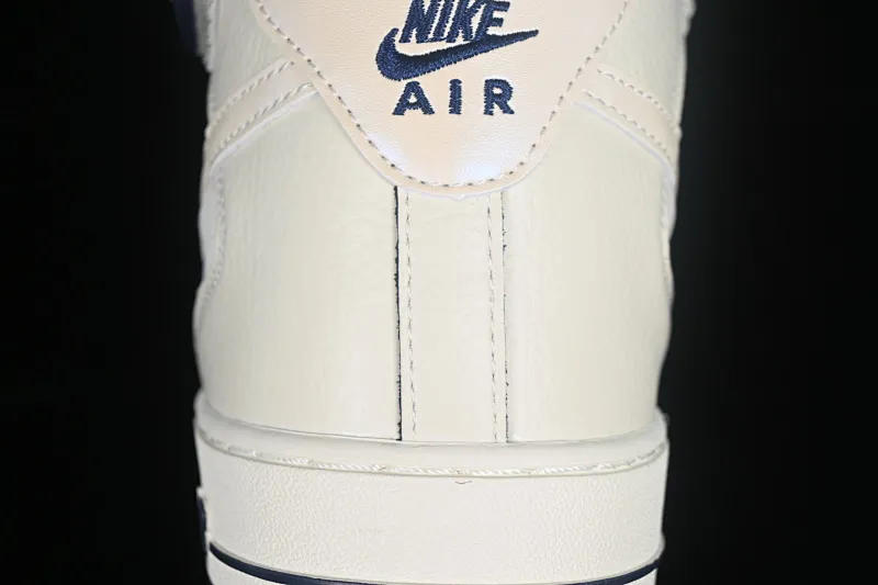 All categories Nk Air Force 1 Air Force series Nk Air Force 1 Mid Air Force mid-top Nk Air Force 1'07 Mid dark blue pearlescent small hook Air Force One mid-top casual sneakers SG2356-801